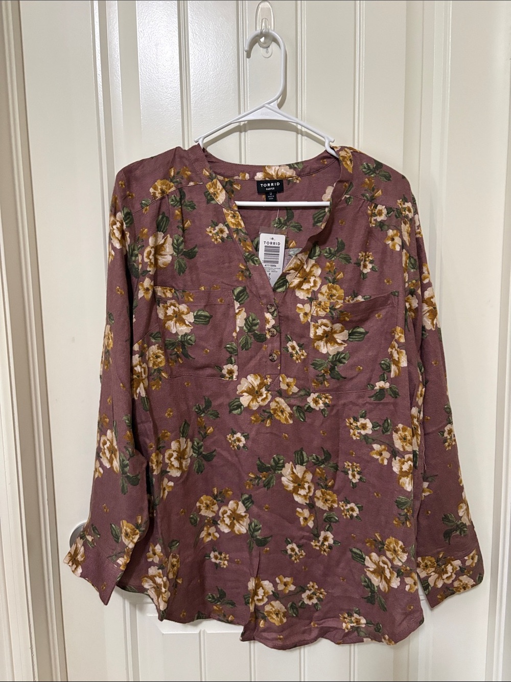 NWT‎ torrid Mauve Floral Split V-Neck Top blouse